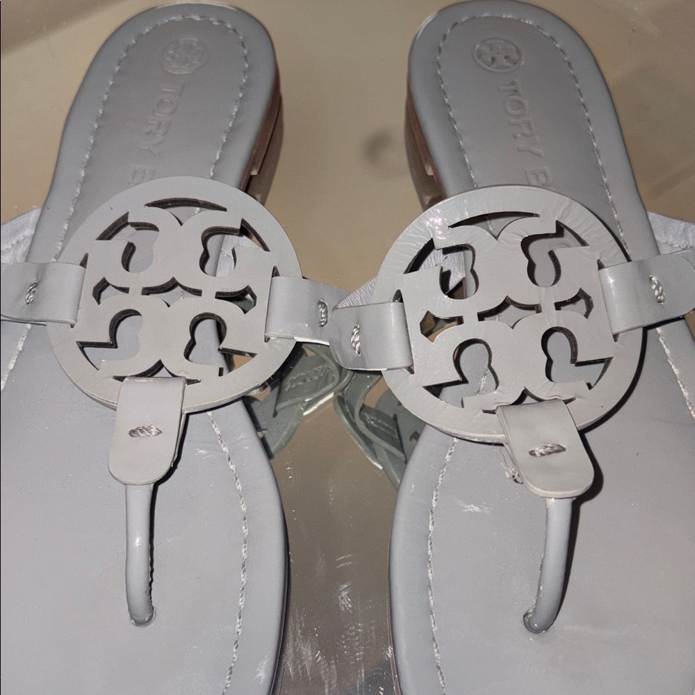 Tory Burch “Miller” Gray Patent Leather Sandals Size 7 1/2M - Picture 3 of 14